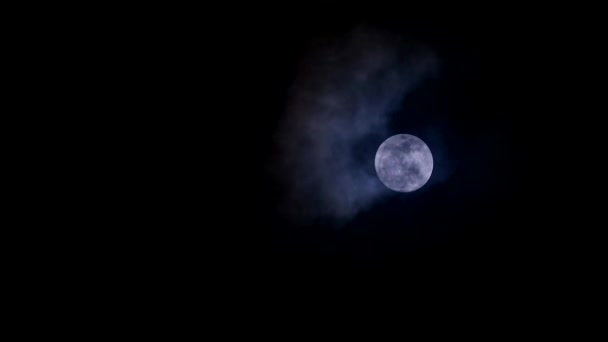 Noites Longas Cheias Lua e luar no céu noturno e nuvem passando2 — Vídeo de Stock