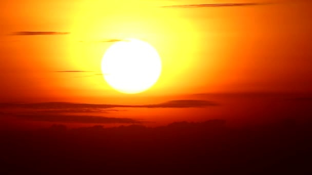 Super Sonnenuntergang Himmel Fischerboot vorbei Zeitraffer Silhouette Insel Zeitraffer — Stockvideo
