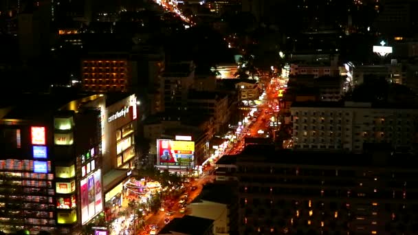 Chonburi Thailand 2019 nov 28, traffic light and vehicle on Pattaya Sai Song Road — Stock video