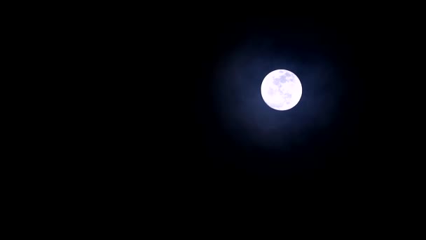 Las largas y completas noches Luna y luz de luna en el cielo nocturno y la nube pasando3 — Vídeos de Stock