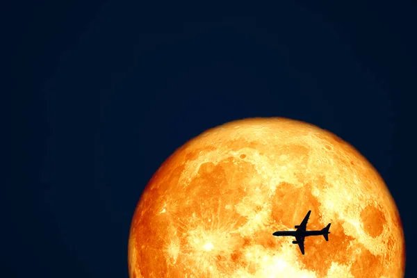 Volle Krähe Blutmond Und Silhouette Flugzeug Flug Nachthimmel Elemente Dieses — Stockfoto