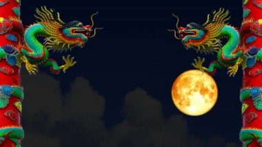 4k Dolunay gece gökyüzünde ikiz ejderha sütunu üzerinde yeniden yükseliyor.