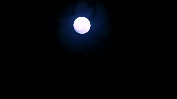 Plný sníh Měsíc a měsíční svit na noční obloze a oblačnosti1 — Stock video