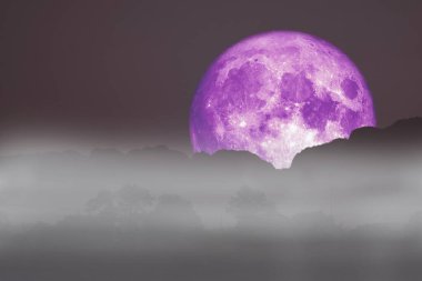 tam mor balık ay geri bulut ve dağ gece gökyüzünde sis, Nasa tarafından döşenmiş bu görüntünün elemanları