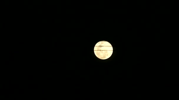 Super maan stijgen terug silhouet macht elektrische lijn — Stockvideo