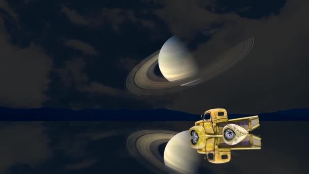 Miroir de voiture zoom et Saturne planète réflexion sur le lac — Video