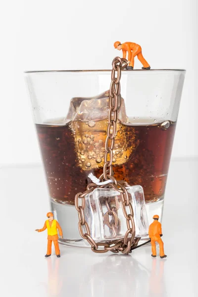 Miniature People Concept Alcohol Bars Restaurants Miniature Toy Workers Loaded — Stock Photo, Image