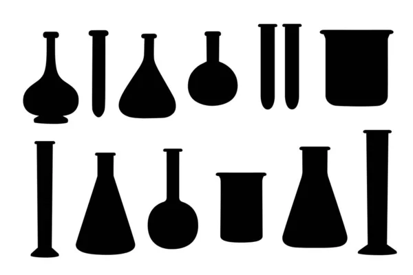 Černá silueta sada laboratorní chemie baňky s různými rozměry a tvary a naplněné kapaliny ploché vektorové ilustrace izolované na bílém pozadí — Stockový vektor