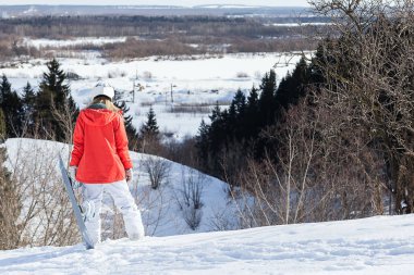Kadın Snowboard soğuk kış günü yamaçlarında