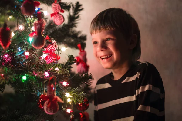 Decoración de Navidad en el árbol — Foto de Stock