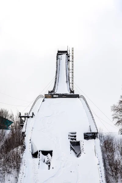 被遗弃的滑雪跳跃 — 图库照片