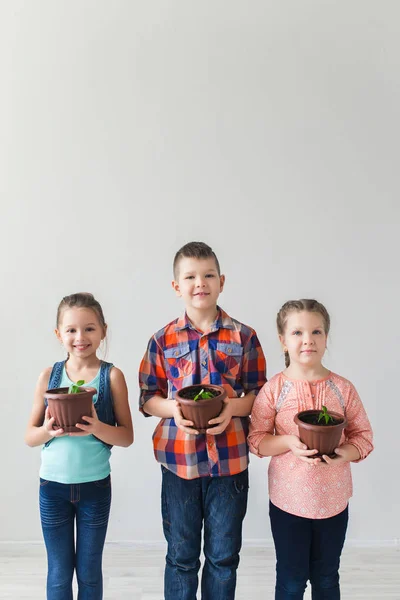 Aarde dag en ecologie en kinderen concept — Stockfoto