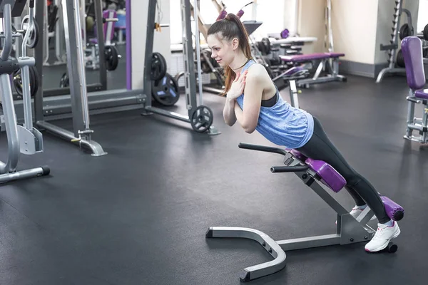 Hiperextensión fitness y concepto deportivo . — Foto de Stock