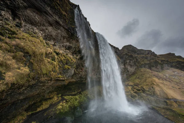 Hermosa cascada Seljalandsfoss — Foto de Stock