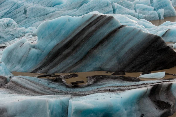 Brede hoekmening van gletsjer gezicht met blauwe ijs — Stockfoto