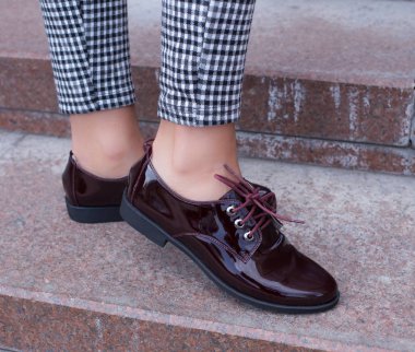 Kadınlar botları izole üzerinde beyaz arka plan