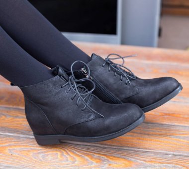  kadın siyah ayakkabı