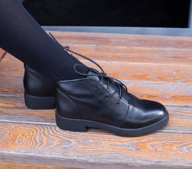  kadın siyah ayakkabı