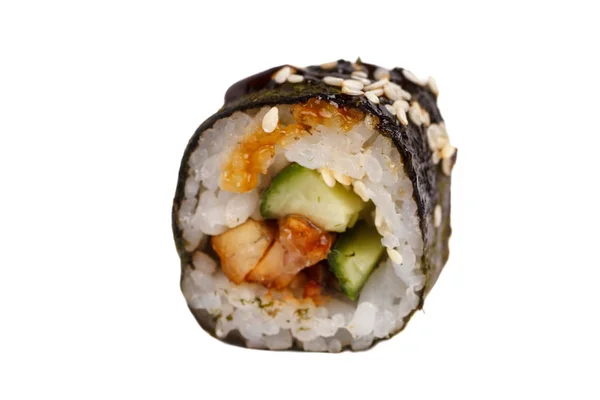 Arroz rollo japonés, nori, pepino, salsa de anguila. Primer plano en blanco — Foto de Stock
