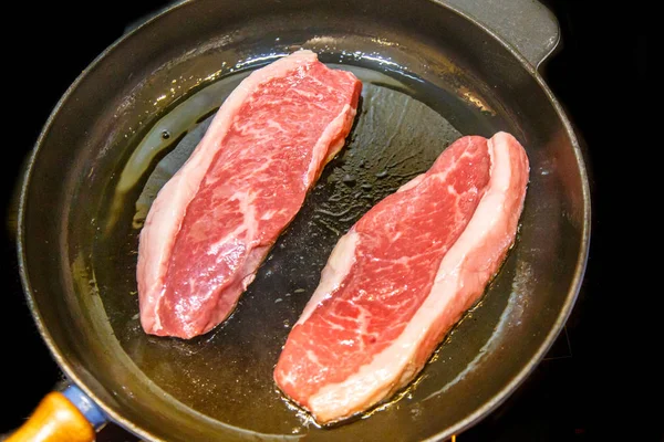 Picanha es un corte de carne de res llamado gorra de solomillo en los EE.UU. — Foto de Stock