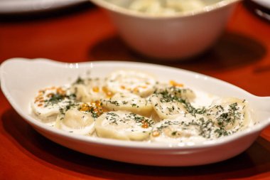 Rus geleneksel köfte balık ve somon karaca.