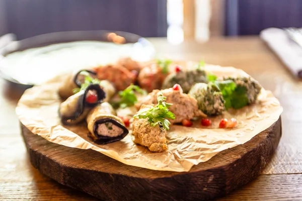 Snack della cucina tradizionale georgiana - panini di melanzane e "Pha — Foto Stock