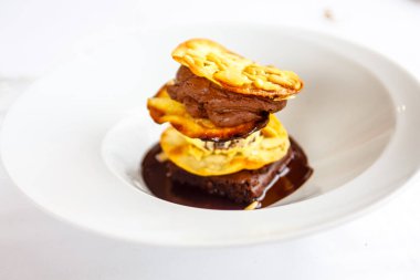 Apple ve krem çikolata ile yağlı