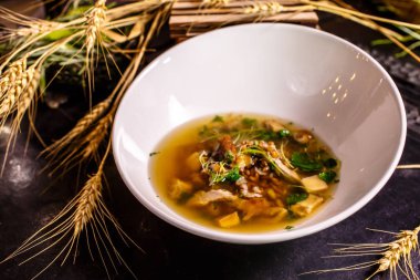 Patates ve arpa mantar çorbası.