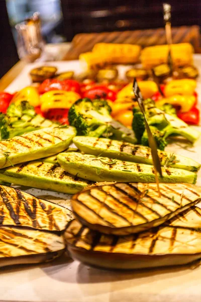 Zucchine e melanzane alla griglia . — Foto Stock