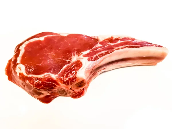 Rippenauge auf Knochen oder Cowboysteak vom Rind oder Kalb auf weißem B — Stockfoto