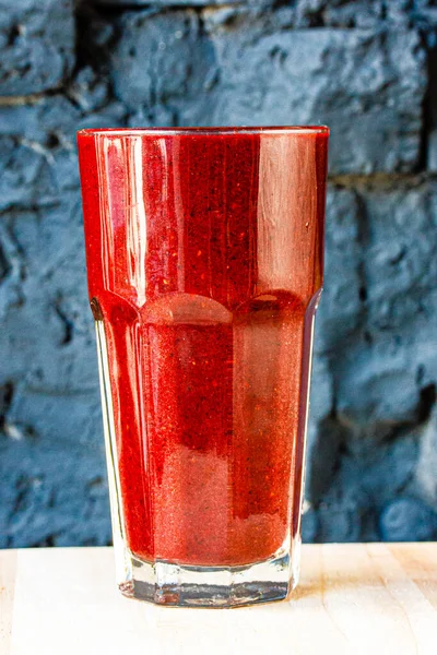 Red Berry Smoothie Large Glass Glass Dark Stone Wall — Stock Photo, Image