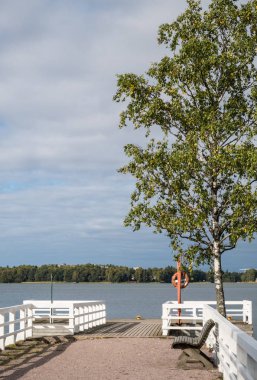 Bir yaz gününde küçük iskele