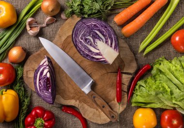 bıçak ve lahana ile natürmort