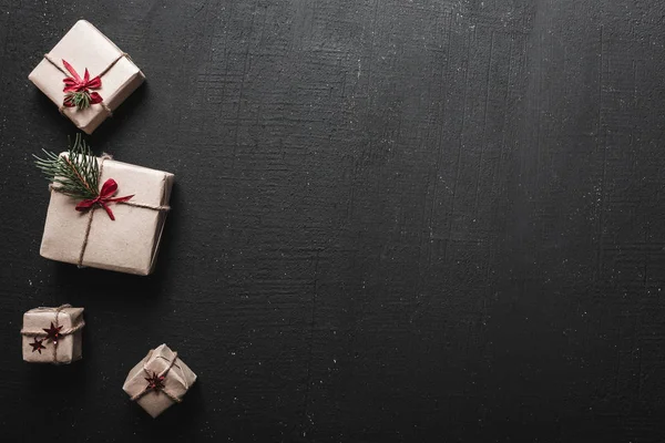 De giften van Kerstmis of Nieuwjaar vak handwerk zeewieren, handgemaakt. Bekijk van bovenaf. Plat leggen. — Stockfoto