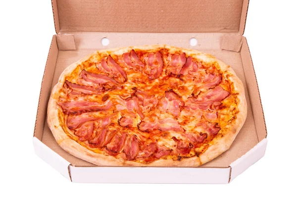 Bacon Pizza Caixa Papelão Ângulo Isolado Branco — Fotografia de Stock