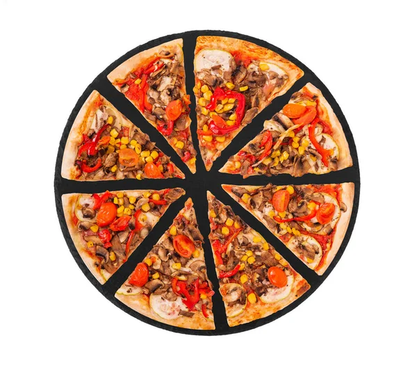 Pizza Fatiada Com Cogumelos Milho Tomate Cereja Abobrinhas Pimentas Uma — Fotografia de Stock