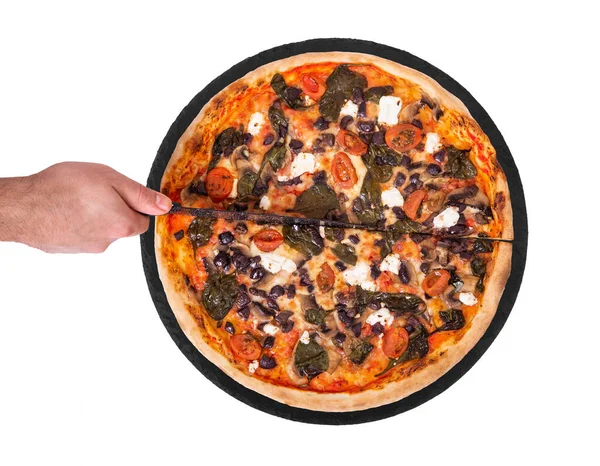 Chef Corta Pizza Com Uma Faca Cozinha Pizza Saborosa Com — Fotografia de Stock