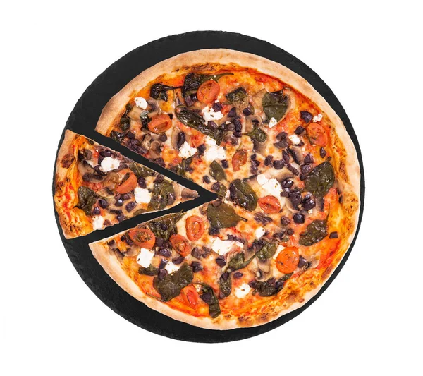 Włoska Pizza Pomidorami Wiśniowymi Szpinakiem Mozzarellą Fetą Oliwką Kalamatową Grzybami — Zdjęcie stockowe