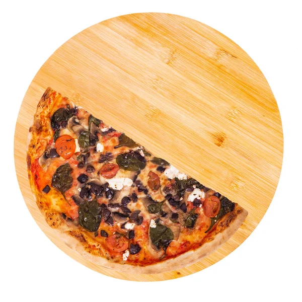 Eine Hälfte Leckere Pizza Mit Kirschtomaten Spinat Mozzarella Feta Kalamata — Stockfoto