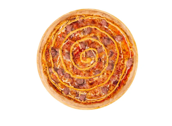 Cała Pizza Salsiccia Kiełbasą Wołową Mozzarellą Różnymi Sosami Marynowaną Czerwoną — Zdjęcie stockowe