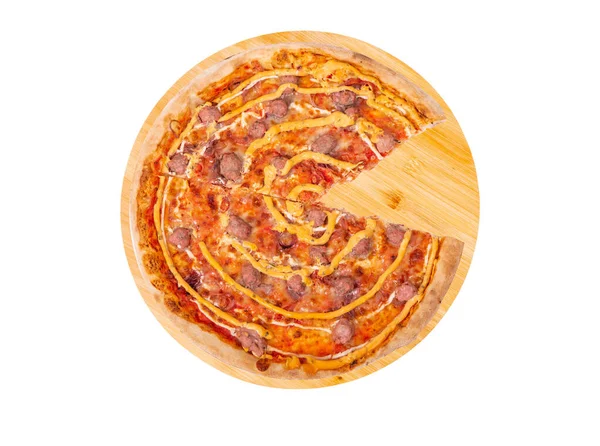 Pizza Saborosa Com Salsichas Carne Bovina Mussarela Vários Molhos Cebolas — Fotografia de Stock