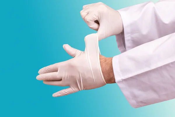 Γιατρός Βγάζει Γάντια Μιας Χρήσης Ατομικά Προϊόντα Προστασίας Γάντια Μιας — Φωτογραφία Αρχείου