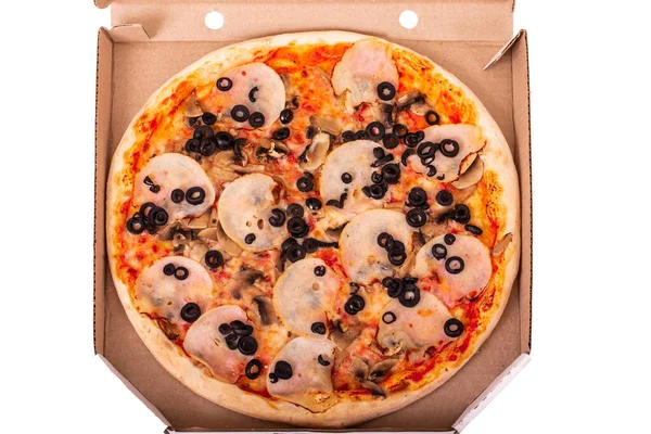 Pizza Italiana Fresca Com Presunto Mussarela Cogumelos Azeitonas Caixa Papelão — Fotografia de Stock