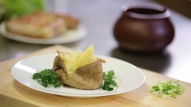 reeky sıcak patates yasaktır tar tar soslu ceketli