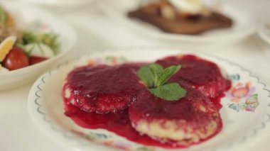 Berry sos dolly cam ile süzme peynirli gözleme