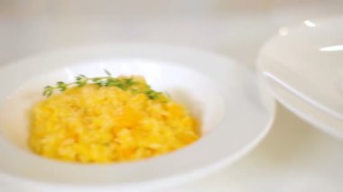 sunum ve kabak yemeklerini porsiyon. çorba kabak, krem çorbası, kabak risotto ve kabak tatlısı