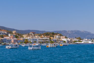 Peloponnese, Yunanistan balıkçı tekneleri Poros Adası