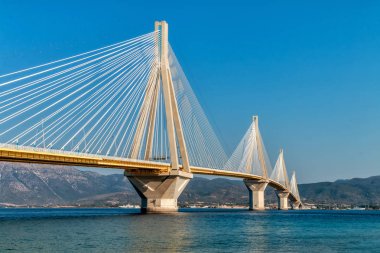 Asma köprü Rio-Antirio Yunanistan görünümünü. Boğaz, Korint Körfez geçiş Köprüsü Peloponnese, Yunanistan