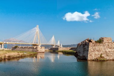 Asma köprü Rio-Antirio Rio-Antirio Corinth Körfez Boğazı, Peloponnese, Yunanistan geçiş Köprüsü yakınlarında Panoraması