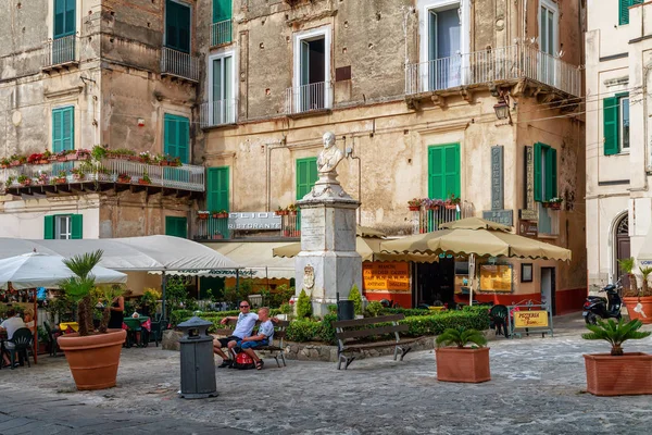 Tropea Italien Juni 2017 Gamla Byggnader Och Uteservering Torget Italienska — Stockfoto